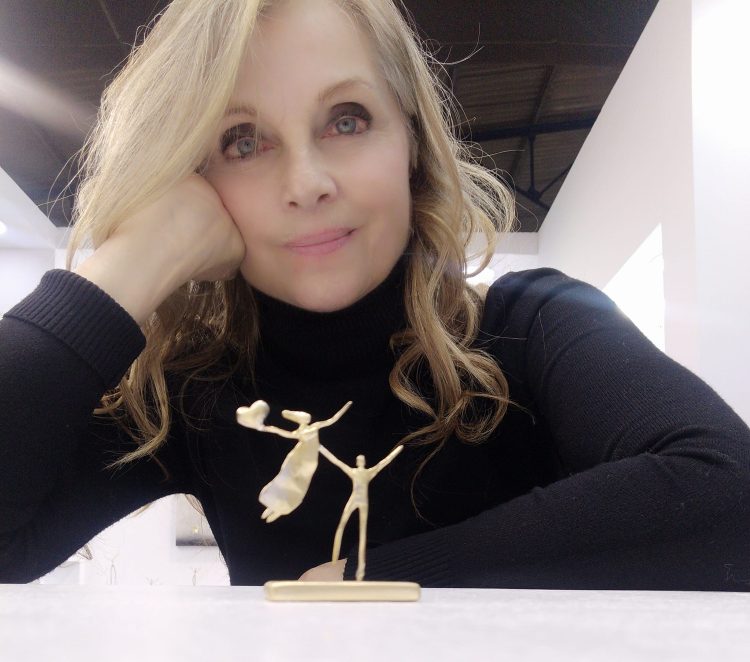 Ά&nu;&nu;&alpha; &Alpha;&nu;&delta;&rho;&epsilon;ά&delta;&eta;: &Mu;&epsilon; &tau;ό&sigma;&omicron; &sigma;&kappa;&omicron;&tau;ά&delta;&iota; &gamma;ύ&rho;&omega; &mu;&alpha;&sigmaf;, &delta;&epsilon;&nu; &mu;&pi;&omicron;&rho;ώ &sigma;&alpha;&nu; &alpha;&nu;&tau;&iota;&sigma;&tau;ά&theta;&mu;&iota;&sigma;&mu;&alpha; &nu;&alpha; &sigma;&kappa;&epsilon;&phi;&tau;ώ &kappa;ά&tau;&iota; ά&lambda;&lambda;&omicron;, &alpha;&pi;ό &mu;&iota;&alpha; &upsilon;&pi;&epsilon;&rho;&beta;&alpha;&tau;&iota;&kappa;ή &sigma;&chi;έ&sigma;&eta; &sigma;&tau;&omicron;&nu; έ&rho;&omega;&tau;&alpha;, &sigma;&tau;&eta;&nu; &alpha;&gamma;ά&pi;&eta; &kappa;&alpha;&iota; &sigma;&tau;&eta;&nu; &phi;&iota;&lambda;ί&alpha;