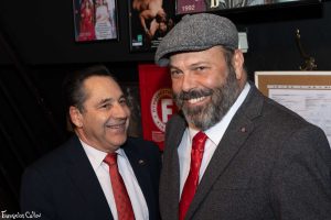 Σύσσωμος ο καλλιτεχνικός κόσμος στην επίσημη πρεμιέρα των παραστάσεων “Έτσι Όπως με Θες” 6 12 ΑΡΓΥΡΗΣ ΤΖΟYNΑΚΗΣ ΓΙΑΝΝΗΣ ΛΑΓΟΥΔΑΚΟΣ