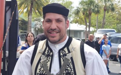 Η ελληνική υπερηφάνεια πλημμύρισε το Tarpon Springs – Με παλμό, συγκίνηση και μηνύματα Δικαιοσύνης η φετινή παρέλαση της Ομογένειας