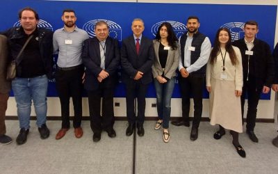 Κ. Μαυρίδης με νέους Αρμενικής καταγωγής στο Ευρωκοινοβούλιο