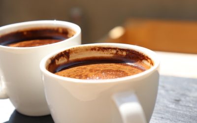 Εκεί που το άρωμα του καφέ έφερνε την αγάπη, σήμερα το φλιτζάνι φωτογραφίζεται για να φέρει… τον χωρισμό