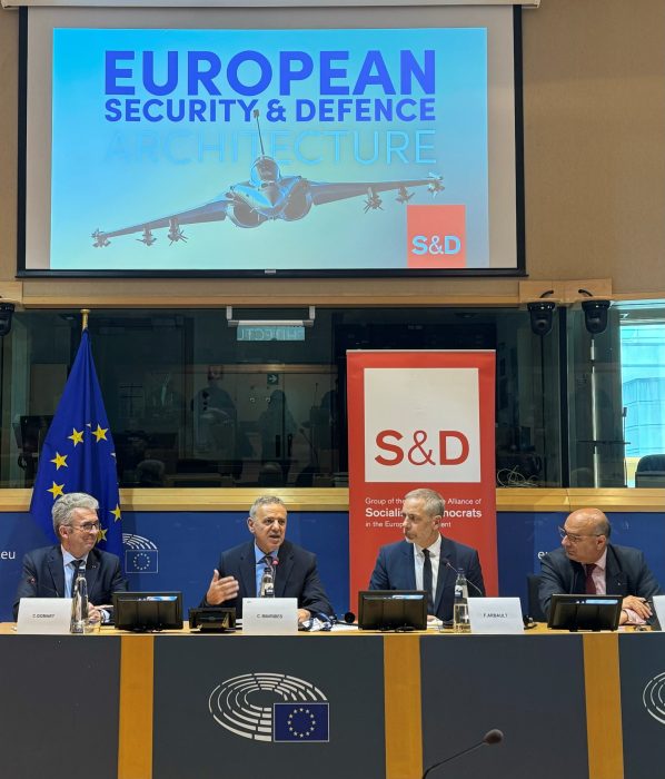 Συνέδριο στο Ευρωκοινοβούλιο: Ευρωάμυνα απέναντι στους κατακτητές