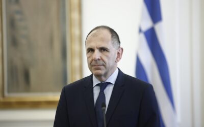 Απαλλάξτε μας, επιτέλους, από τον αγκαλίτσα!