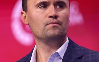 Η Σιωπή ως Όπλο – Η Δολοφονία του Charlie Kirk και το Σύνταγμα των ΗΠΑ