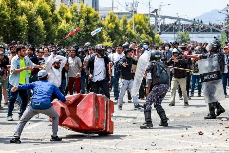 Νεπάλ: Εξέγερση της Νεολαίας – 19 Νεκροί,Παραίτηση Πρωθυπουργού