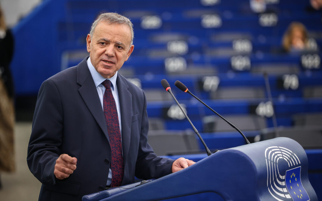 Έτσι τιμούμε τους ήρωες μας, τα αδέλφια μας