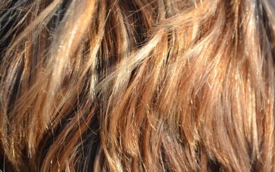 Γιατί γίνεται η πράξη του κοψίματος των μαλλιών μελλοθάνατου στην αρχαία Ελλάδα ενώ στην Ορθοδοξία κατά την βάπτισιν