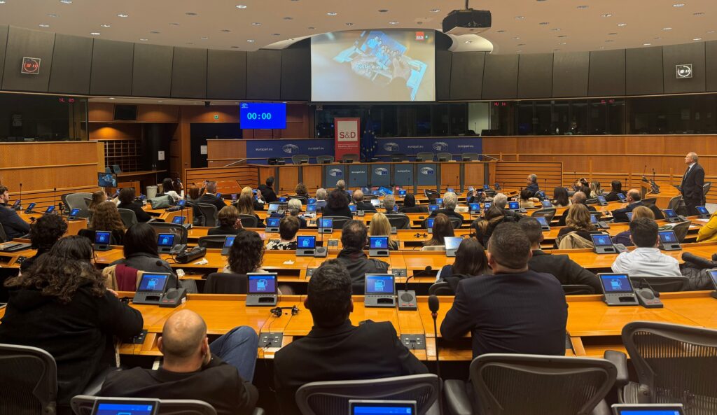 Ράγισαν καρδιές στο Ευρωκοινοβούλιο για το δράμα της Κύπρου 1 missingpersons2