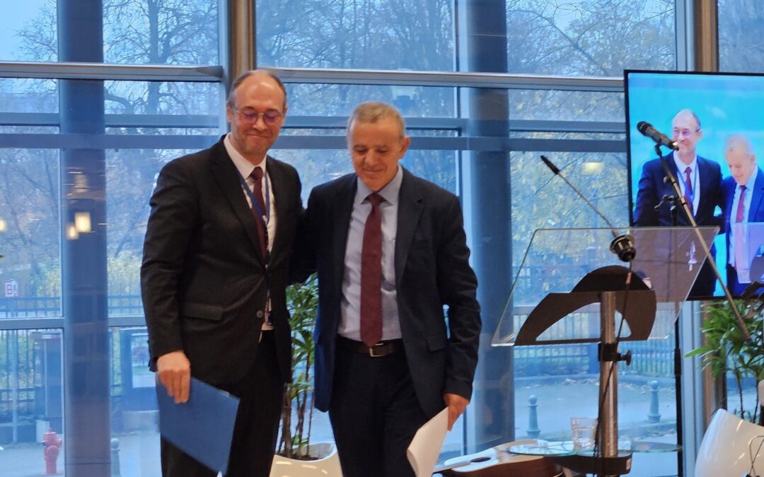 «Καλά Χριστούγεννα» στη γλώσσα του ευαγγελίου στο Ευρωκοινοβούλιο