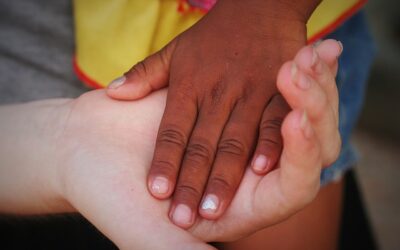  Μικρές ακτίνες φωτός: Η καλοσύνη και η αγάπη στη σημερινή εποχή