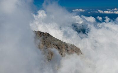SOS : ΟΙ ΔΩΔΕΚΑ ΤΟΥ ΟΛΥΜΠΟΥ ΕΠΕΣΤΡΕΨΑΝ