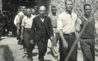 Blog Two Grid Right Sidebar 12 Μνήμες από τους ένδοξους μαχητές του ΕΑΜ-ΕΛΑΣ