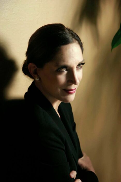 &Alpha;&mu;&alpha;&lambda;ί&alpha; &Mu;&omicron;&upsilon;&upsilon;&tau;&omicron;ύ&sigma;&eta;: &Alpha;&gamma;&alpha;&pi;ώ &tau;&omicron; &theta;έ&alpha;&tau;&rho;&omicron; &gamma;&iota;&alpha;&tau;ί &mu;&pi;&omicron;&rho;&epsilon;ί &nu;&alpha; &alpha;&pi;&epsilon;&upsilon;&theta;ύ&nu;&epsilon;&tau;&alpha;&iota; &sigma;&epsilon; &pi;&omicron;&lambda;&lambda;έ&sigmaf; &delta;&iota;&alpha;&phi;&omicron;&rho;&epsilon;&tau;&iota;&kappa;έ&sigmaf; &psi;&upsilon;&chi;έ&sigmaf;. &Chi;&omega;&rho;ά&nu;&epsilon; ό&lambda;&omicron;&iota;!