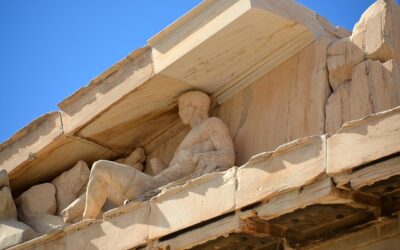 ΟΙ ΑΘΑΝΑΤΟΙ ΚΑΙ ΤΑ ΚΛΕΜΜΕΝΑ ΜΑΡΜΑΡΑ ΤΟΥ ΠΑΡΘΕΝΩΝΑ