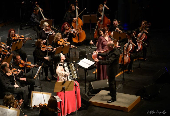 Η συναυλία «Μια Βεντάλια από Γυναίκες» της Ζωής Τηγανούρια σε μεταγραφή για Συμφωνική Ορχήστρα και Μεικτή Χορωδία