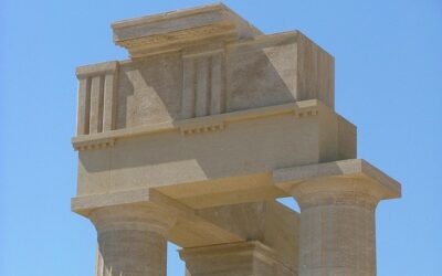 ΟΙ ΑΘΑΝΑΤΟΙ ΚΑΙ ΤΑ ΚΛΕΜΜΕΝΑ ΜΑΡΜΑΡΑ ΤΟΥ ΠΑΡΘΕΝΩΝΑ