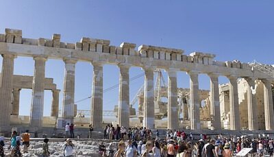 ΟΙ ΑΘΑΝΑΤΟΙ ΚΑΙ ΤΑ ΚΛΕΜΜΕΝΑ ΜΑΡΜΑΡΑ ΤΟΥ ΠΑΡΘΕΝΩΝΑ