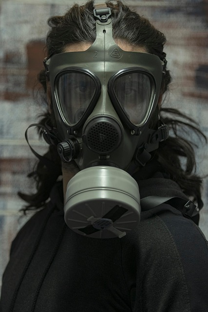 &Iota;&rho;ά&nu;: &Omicron; &pi;ό&lambda;&epsilon;&mu;&omicron;&sigmaf; &pi;&omicron;&upsilon; &sigma;&upsilon;&nu;&epsilon;&chi;ί&zeta;&epsilon;&tau;&alpha;&iota; &kappa;&alpha;&iota; &eta; &alpha;&pi;&epsilon;&iota;&lambda;ή &gamma;&iota;&alpha; ό&lambda;&omicron; &tau;&omicron;&nu; &pi;&lambda;&alpha;&nu;ή&tau;&eta;