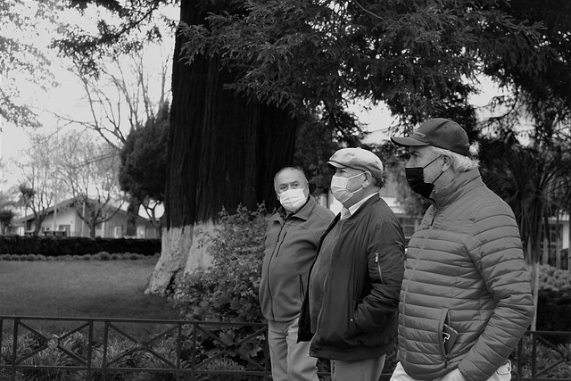 &Eta; &Upsilon;&pi;&omicron;&gamma;&epsilon;&nu;&nu;&eta;&tau;&iota;&kappa;ό&tau;&eta;&tau;&alpha; &sigma;&tau;&eta;&nu; &Epsilon;&lambda;&lambda;ά&delta;&alpha; &omega;&sigmaf; &Sigma;&iota;&omega;&pi;&eta;&lambda;ή &Alpha;&pi;&epsilon;&iota;&lambda;ή &gamma;&iota;&alpha; &tau;&omicron; &Mu;έ&lambda;&lambda;&omicron;&nu;