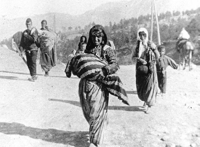19&eta; &Mu;&alpha;ΐ&omicron;&upsilon;: &Eta;&mu;έ&rho;&alpha; &mu;&nu;ή&mu;&eta;&sigmaf;,&pi;έ&nu;&theta;&omicron;&upsilon;&sigmaf;,&iota;&sigma;&tau;&omicron;&rho;&iota;&kappa;ή&sigmaf; &alpha;&lambda;ή&theta;&epsilon;&iota;&alpha;&sigmaf; &kappa;&alpha;&iota; &epsilon;&theta;&nu;&iota;&kappa;ή&sigmaf; &alpha;&upsilon;&tau;&omicron;&gamma;&nu;&omega;&sigma;ί&alpha;&sigmaf;