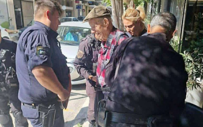 Σύλληψη 89χρονου ημεδαπού για περιστατικά που έλαβαν χώρα σε κτίριο Ε.Φ.Κ.Α. και στο Πρωτοδικείο Αθηνών την 28/04/2026