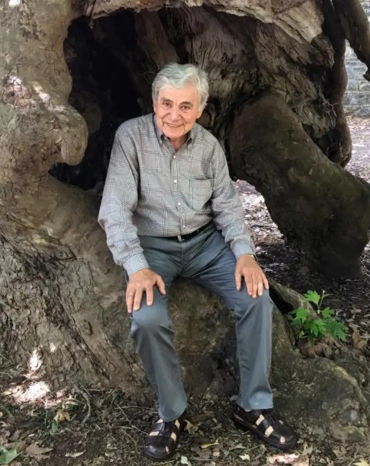 Ένας ακόμη σημαντικός Έλληνας της Διασποράς φεύγει, αφήνοντας πίσω του έργο και μνήμη