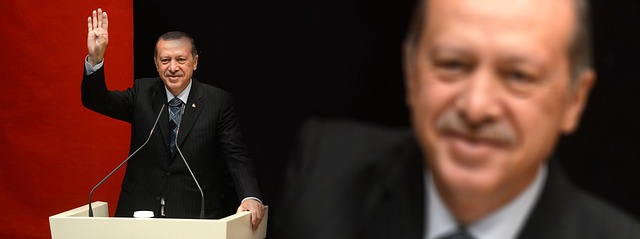 Από το casus belli στη Γαλάζια Πατρίδα: Η Τουρκία απειλεί ξανά την Ελλάδα στο Αιγαίο