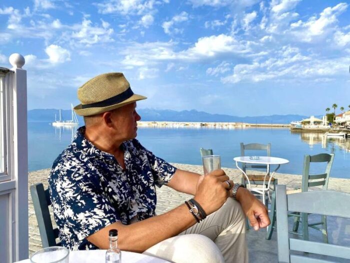 &Omicron; &epsilon;&iota;&delta;&iota;&kappa;ό&sigmaf; &gamma;&iota;&alpha; &tau;&eta;&nu; &Epsilon;&lambda;&lambda;ά&delta;&alpha; Peter P&aring;lsson: &laquo;&Epsilon;&pi;&iota;&sigma;&kappa;&epsilon;&phi;&theta;&epsilon;ί&tau;&epsilon; &mu;&iota;&kappa;&rho;ά &chi;&omega;&rho;&iota;ά &gamma;&iota;&alpha; &pi;&iota;&omicron; &alpha;&upsilon;&theta;&epsilon;&nu;&tau;&iota;&kappa;ή &epsilon;&mu;&pi;&epsilon;&iota;&rho;ί&alpha; &kappa;&alpha;&iota; &chi;&alpha;&mu;&eta;&lambda;ό&tau;&epsilon;&rho;&epsilon;&sigmaf; &tau;&iota;&mu;έ&sigmaf;&raquo;