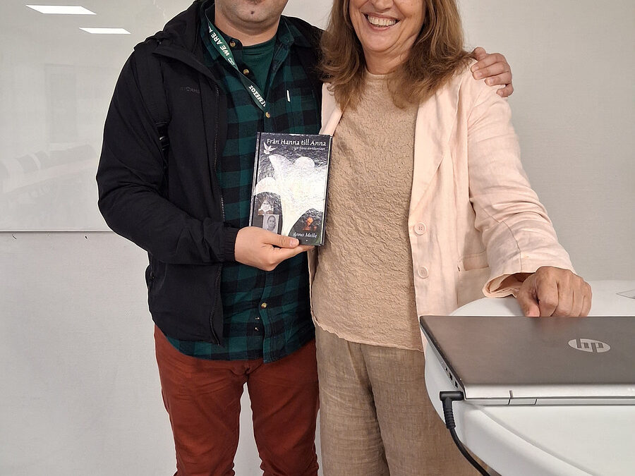 Η συγγραφέας, ομιλήτρια και Ασσυρία Anna Melle μίλησε στο Greek Radio and News in Florida και στον ανταποκριτή μας Μιχάλη Χριστοφίνη