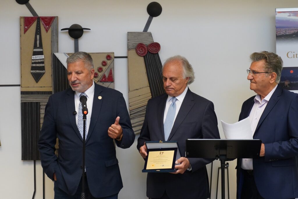 Ο Πρόεδρος της ΕΛΙΤΟΥΡ και του ΙΣΑ, Δρ. Γιώργος Πατούλης, στο 14ο Συμπόσιο – Θεσμό των Med-Professionals Medical Awards για την Ιατρική Αριστεία 5 DSC06743