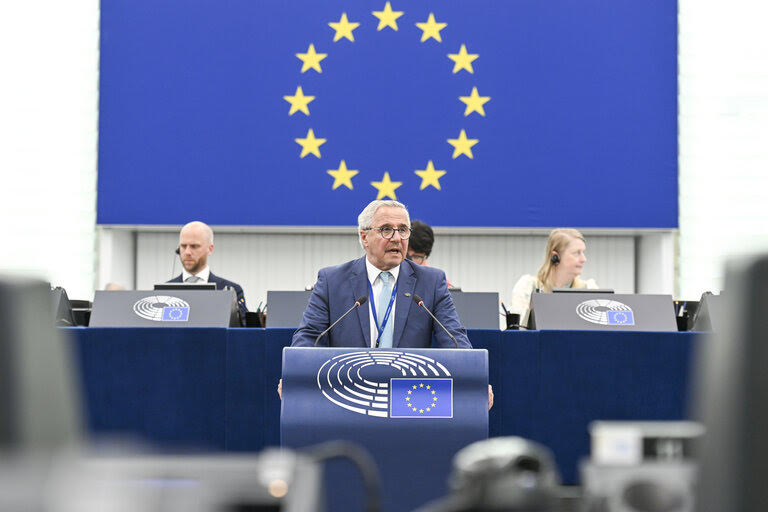 &Sigma;&upsilon;&zeta;ή&tau;&eta;&sigma;&eta; &mu;&epsilon; &tau;&omicron;&nu; &Epsilon;&upsilon;&rho;&omega;&beta;&omicron;&upsilon;&lambda;&epsilon;&upsilon;&tau;ή, &kappa;&alpha;&theta;. &Gamma;&iota;ά&nu;&nu;&eta; &Mu;&alpha;&nu;&iota;ά&tau;&eta;