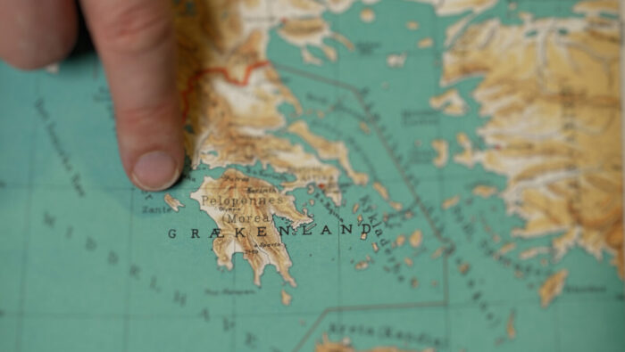 Ό&tau;&alpha;&nu; &tau;&omicron; Grekenland έ&gamma;&iota;&nu;&epsilon; Hellas: &Eta; &iota;&delta;&iota;&alpha;ί&tau;&epsilon;&rho;&eta; &sigma;&chi;έ&sigma;&eta; &tau;&eta;&sigmaf; &Nu;&omicron;&rho;&beta;&eta;&gamma;ί&alpha;&sigmaf; &mu;&epsilon; &tau;&eta;&nu; &Epsilon;&lambda;&lambda;ά&delta;&alpha; (&beta;ί&nu;&tau;&epsilon;&omicron;)