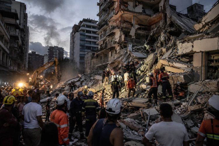 Βενεζουέλα: Μια νύχτα τρόμου μετά τον ισχυρό σεισμό. Αγωνία για τους εγκλωβισμένους και φόβος για νέους μετασεισμούς
