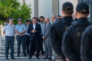 Δωρεά 10 οχημάτων SUV στη Διεύθυνση Αντιμετώπισης Οργανωμένου Εγκλήματος 4 23072026 dt yptp 1