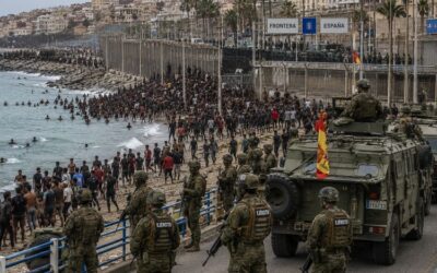 Σεούτα: Δεκάδες χιλιάδες μετανάστες πέρασαν από το Μαρόκο – Στρατός στα σύνορα και δεκάδες νεκροί