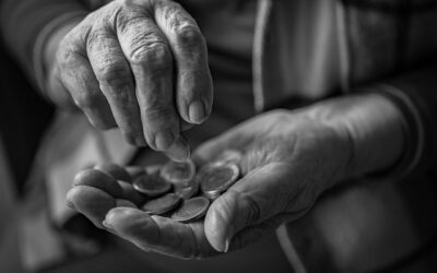 Εξαρθρώθηκαν τρεις εγκληματικές οργανώσεις που διέπρατταν απάτες και κλοπές σε βάρος ηλικιωμένων