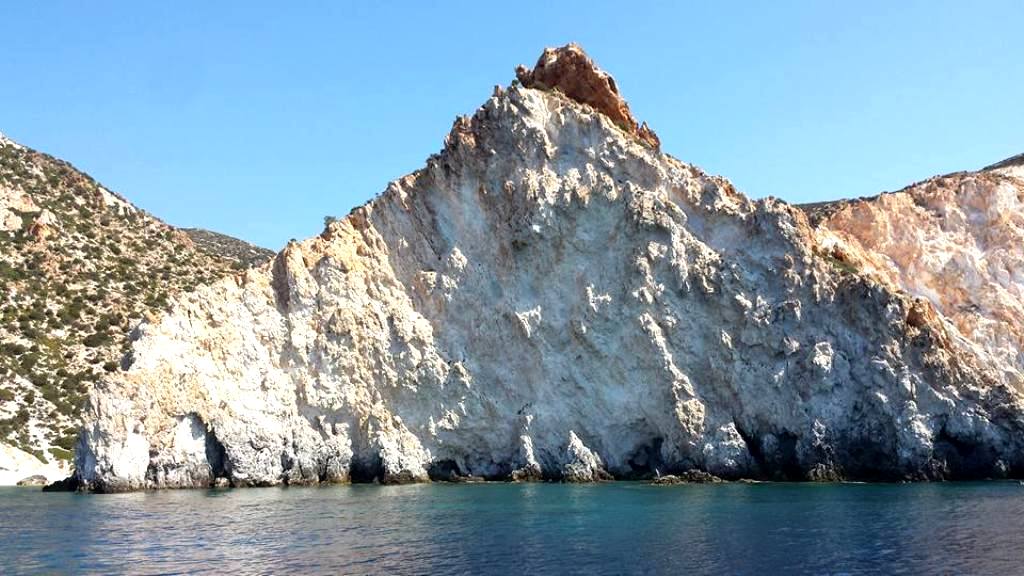 Πολύαιγος, η εξωτική «άγνωστη» καλλονή των Κυκλάδων 7 polyaigos island6 1