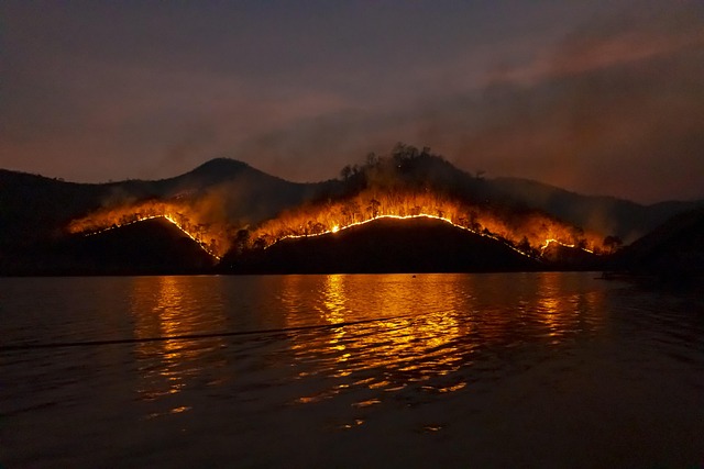 &Tau;&omicron; 46&omicron; &Mu;&nu;&eta;&mu;ό&sigma;&upsilon;&nu;&omicron; &tau;&eta;&sigmaf; &Delta;&eta;&mu;&omicron;&kappa;&rho;&alpha;&tau;ί&alpha;&sigmaf; &kappa;&alpha;&iota; &eta; &Delta;&epsilon;&xi;ί&omega;&sigma;&eta; &sigma;&tau;&omicron; &laquo;&Mu;ά&tau;&iota;&raquo;