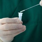Εμβόλια κατά της COVID-19, D-dimer και θρομβώσεις: Τι ισχύει πραγματικά;