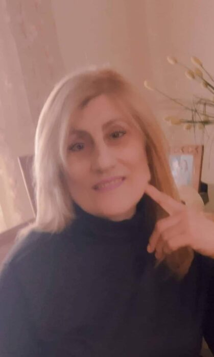 &Epsilon;ί&pi;&alpha;&nu; &omicron;&iota; &phi;ί&lambda;&omicron;&iota;: &Alpha;&iota;&kappa;&alpha;&tau;&epsilon;&rho;ί&nu;&eta; &Beta;&epsilon;&rho;&iota;&omicron;&pi;&omicron;ύ&lambda;&omicron;&upsilon;