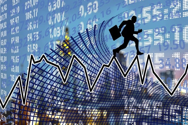 &Tau;&omicron; &delta;&iota;&epsilon;&theta;&nu;έ&sigmaf; &pi;&epsilon;&rho;&iota;&beta;ά&lambda;&lambda;&omicron;&nu; &tau;&omicron;&upsilon; 2030: &Eta; &Epsilon;&lambda;&lambda;ά&delta;&alpha; &alpha;&pi;έ&nu;&alpha;&nu;&tau;&iota; &sigma;&tau;&eta; &nu;έ&alpha; &gamma;&epsilon;&omega;&omicron;&iota;&kappa;&omicron;&nu;&omicron;&mu;&iota;&kappa;ή &pi;&rho;&alpha;&gamma;&mu;&alpha;&tau;&iota;&kappa;ό&tau;&eta;&tau;&alpha;