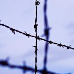 Πώς να πουλήσετε μια γενοκτονία: Βιβλιοθήκη αποσύρει βιβλίο που επικρίνει το Ισραήλ – Σφοδρές αντιδράσεις 8 Πώς να πουλήσετε μια γενοκτονία: Βιβλιοθήκη αποσύρει βιβλίο που επικρίνει το Ισραήλ – Σφοδρές αντιδράσεις