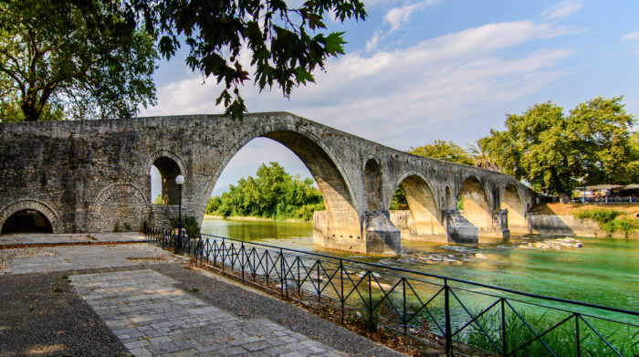&Tau;&Omicron; &Gamma;&Iota;&Omicron;&Phi;&Upsilon;&Rho;&Iota; &Tau;&Eta;&Sigma; &Alpha;&Rho;&Tau;&Alpha;&Sigma;