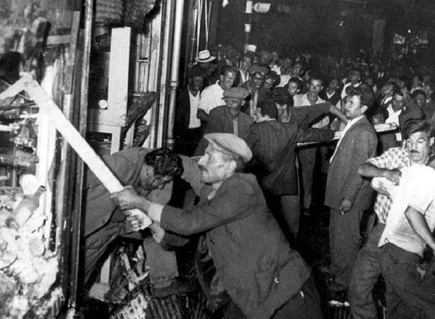 Σεπτεμβριανά 1955,μια ακόμη μαύρη σελίδα για τους γείτονες Τούρκους Σεπτεμβριανά 1955,μια ακόμη μαύρη σελίδα για τους γείτονες Τούρκους