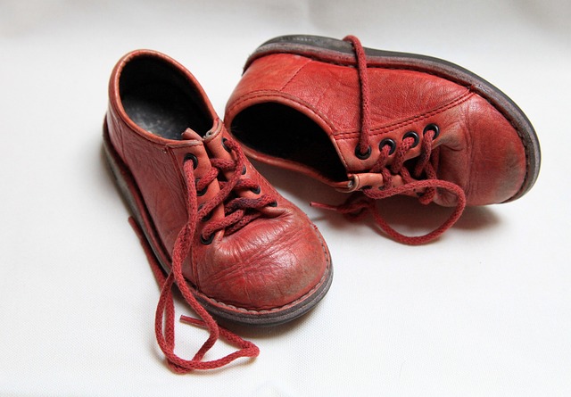 Τα κόκκινα παπούτσια της εξουσίας. «Red Shoe Club»: σύμβολο,κώδικας ή ένας από τους πιο σκοτεινούς μύθους του Διαδικτύου; Τα κόκκινα παπούτσια της εξουσίας. «Red Shoe Club»: σύμβολο,κώδικας ή ένας από τους πιο σκοτεινούς μύθους του Διαδικτύου;