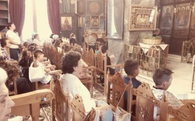 Μια ξεχωριστή και γεμάτη συγκίνηση θεία λειτουργία τελέστηκε σήμερα στον Ιερό Ναό του Αγίου Νικολάου στο Δίστομο, για τη μεγάλη εορτή της Υψώσεως του Τιμίου Σταυρού