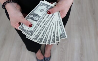 Κίνα και δολάριο: Η μεγάλη μάχη ίσως να μην είναι στρατιωτική, αλλά οικονομική
