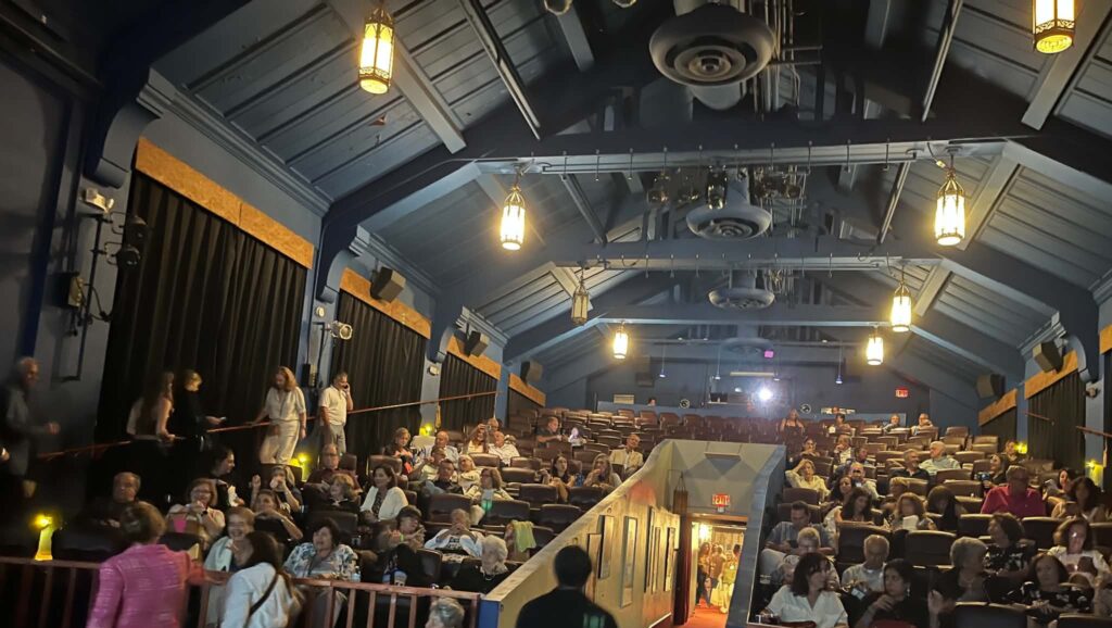 Ελληνικό σινεμά με θέα στη διασπορά: άνοιξε η αυλαία του 4th South Florida Greek Film Festival 1 savor audience